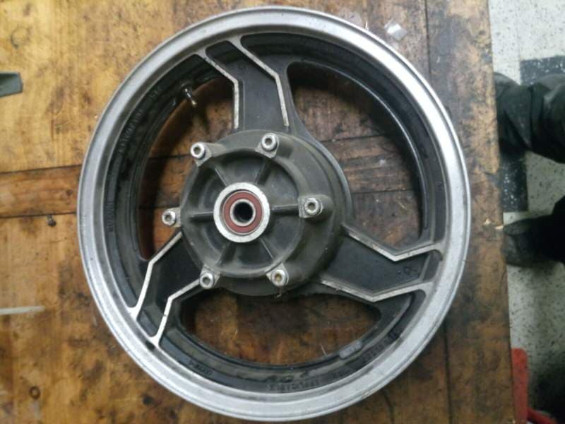 jante arriere Suzuki 1100 GSXF gv72c 88-93 — photo 2/6