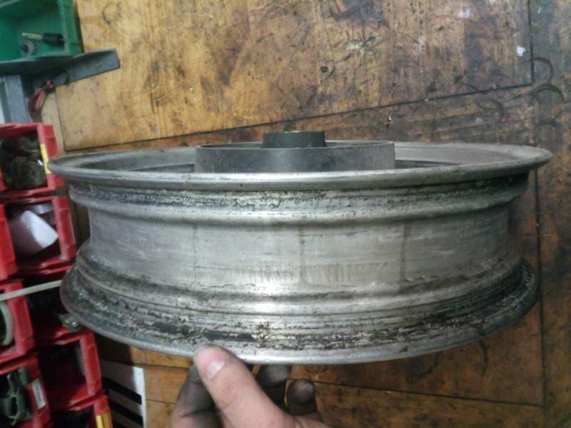 jante arriere Suzuki 1100 GSXF gv72c 88-93 — photo 3/6