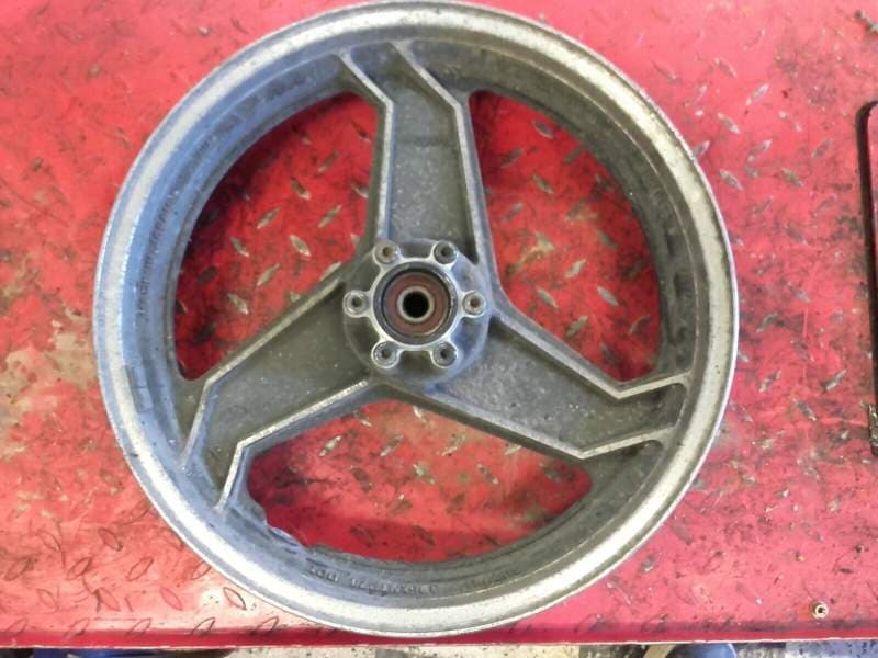 jante avant Suzuki 1100 GSXF gv72c 88-93 — photo 5/7