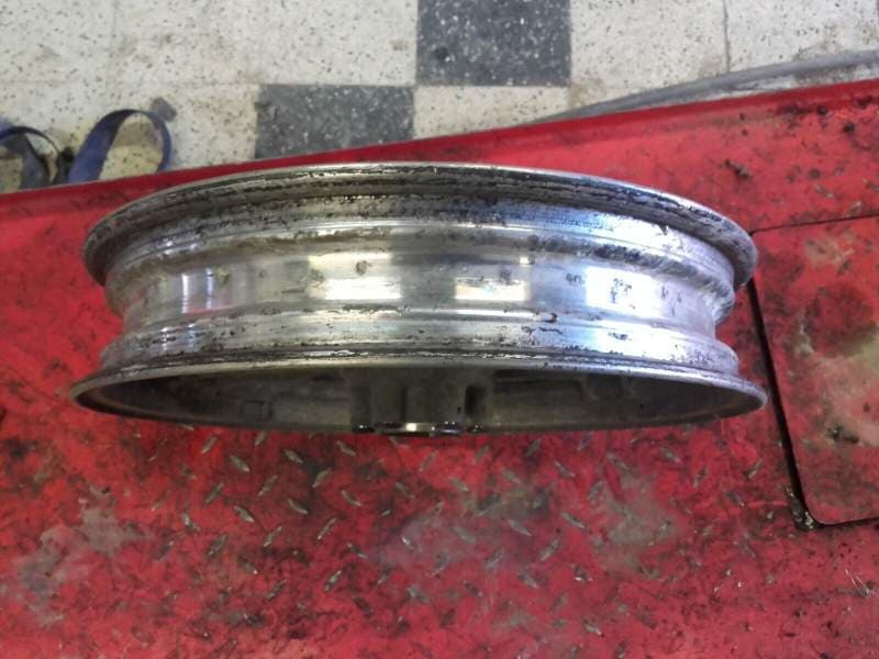 jante avant Suzuki 1100 GSXF gv72c 88-93 — photo 6/7