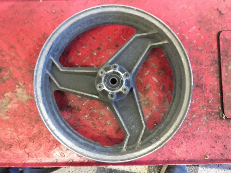 jante avant Suzuki 1100 GSXF gv72c 88-93 — photo 7/7