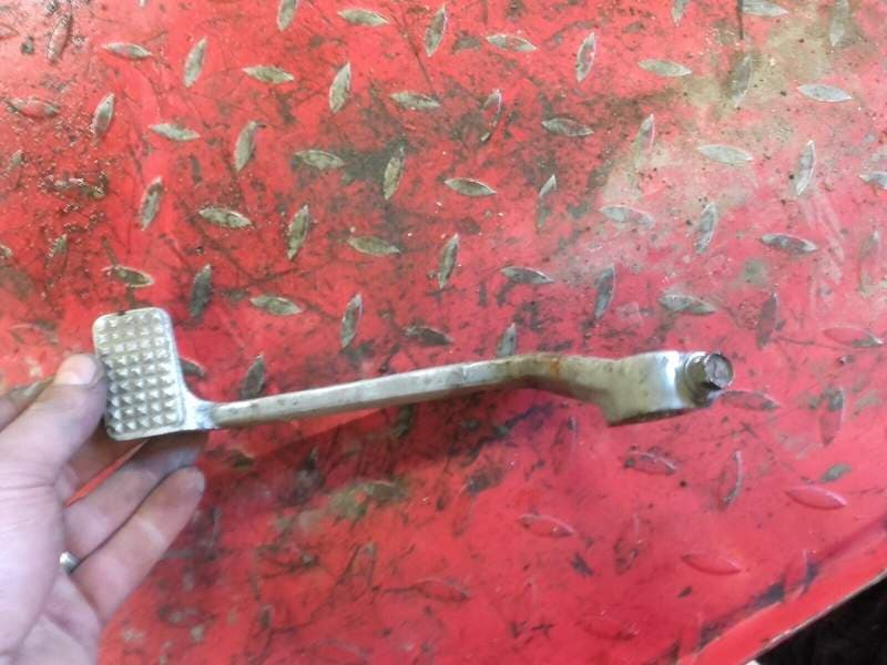 pedale de frein arriere Suzuki 1100 GSXF gv72c 88-93 — photo 1/2