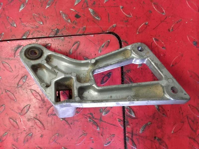 platine de cale pied arriere gauche Suzuki 1100 GSXF gv72c 88-93 — photo 2/2