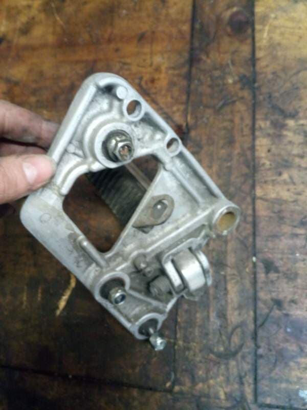platine de cale pied avant droite Suzuki 1100 GSXF gv72c 88-93 — photo 2/2