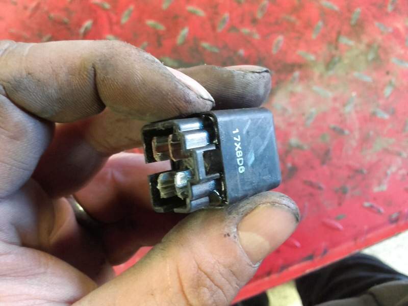 relais electrique Suzuki 1100 GSXF gv72c 88-93 — photo 1/1