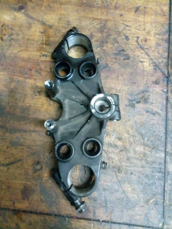 té de fourche superieur Suzuki 1100 GSXF gv72c 88-93 — photo 2/2