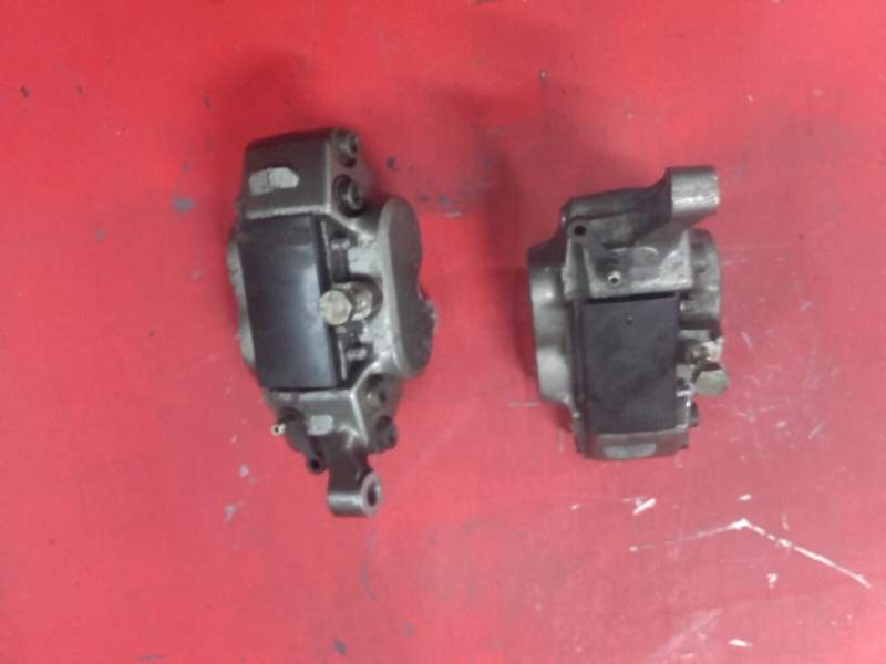 paire d’étriers de frein avant Yamaha 1200 XJR 4pu — photo 1/4