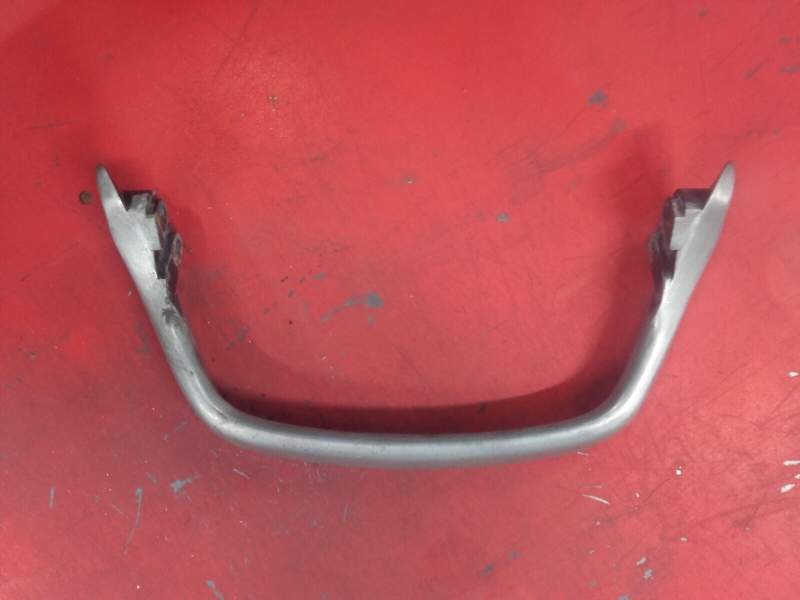 poignée arrière passager Yamaha 1200 XJR 4pu — photo 1/2