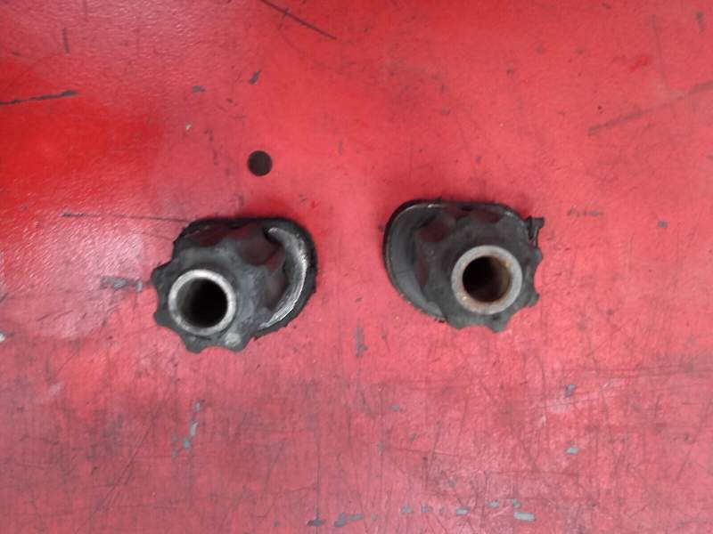 silent bloc support moteur Yamaha 1200 XJR — photo 1/2
