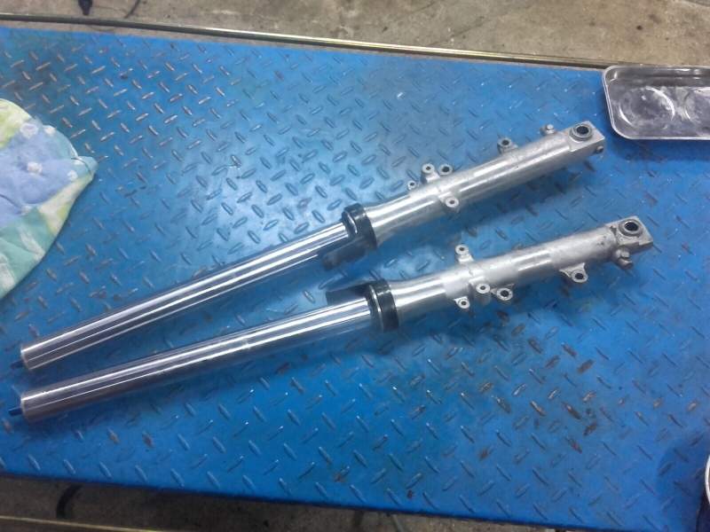 Tubes batons de fourche suspension avant Yamaha 1200 XJR 4pu — photo 1/3