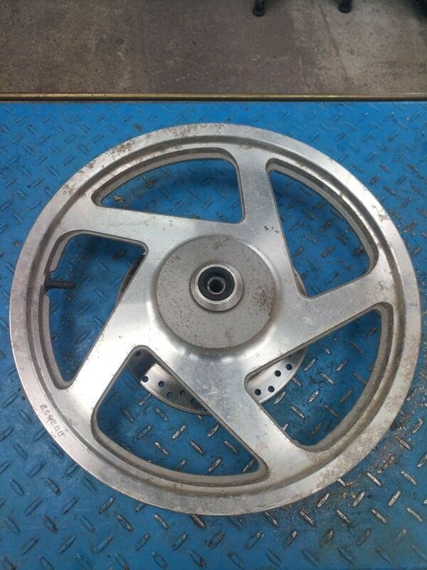 Jante roue avant Daelim 125 VT — photo 1/3
