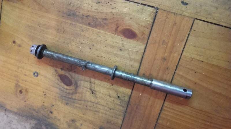 axe de roue arriere yamaha 1100 XV virago 3LP — photo 1/1
