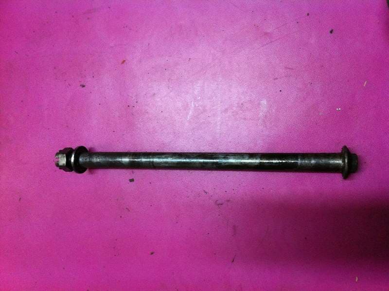 axe de roue arriere Yamaha 1200 FJ 1wh — photo 1/1