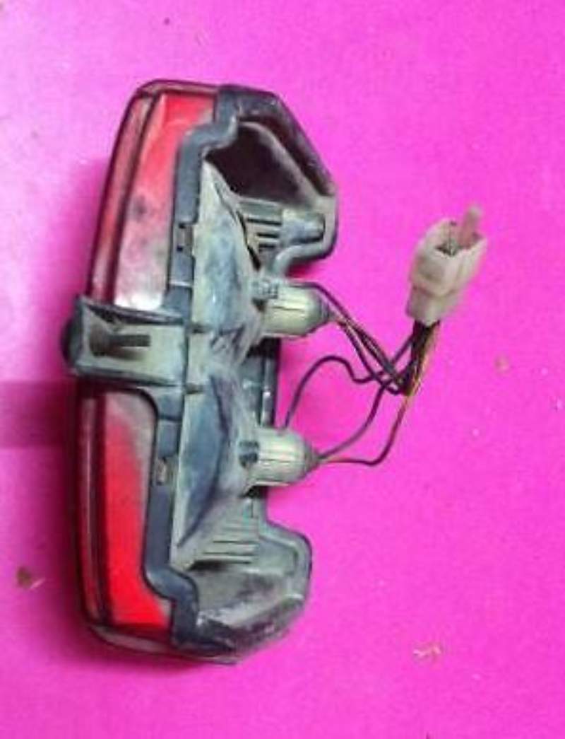 feu rouge arriere stop yamaha 1200 FJ 1wh — photo 1/1