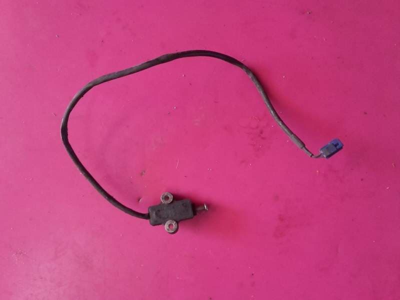 contacteur de bequille laterale Yamaha YZF 1000 thunderace 4vd — photo 1/1