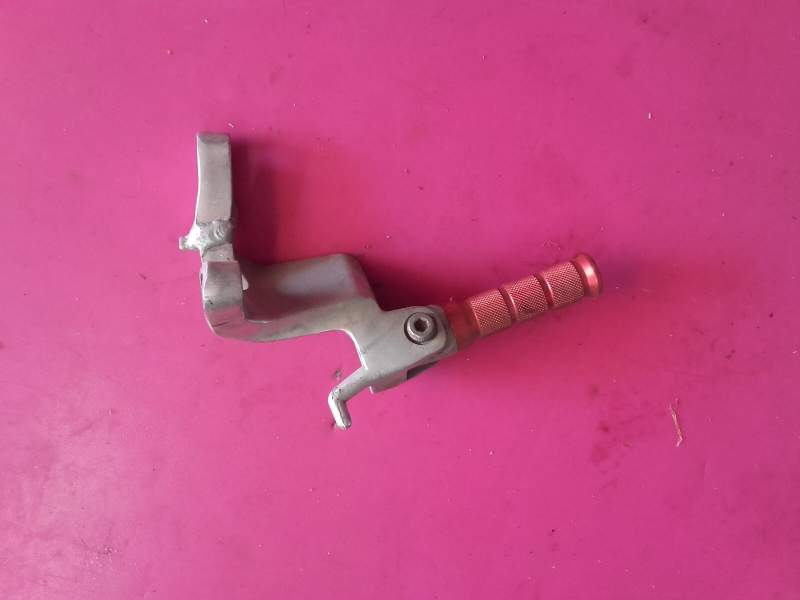 platine de cale repose pied arriere gauche Yamaha YZF 1000 thunderace 4vd — photo 2/2