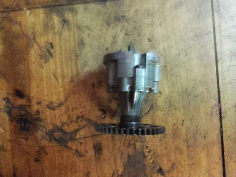 pompe a huile Yamaha YZF 1000 thunderace 4vd — photo 1/2
