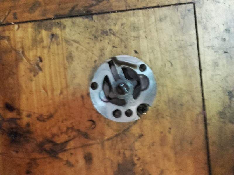 pompe a huile Yamaha YZF 1000 thunderace 4vd — photo 2/2