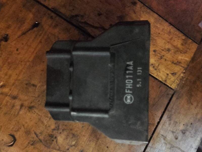 regulateur de tension FH011AA Yamaha YZF 1000 thunderace 4vd — photo 2/3