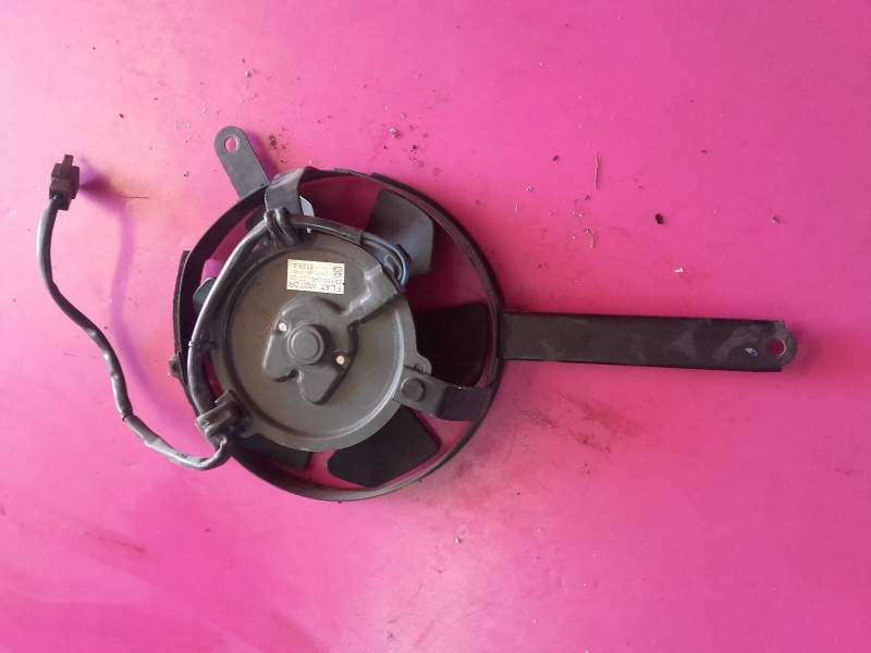 ventilateur de radiateur Yamaha YZF 1000 thunderace 4vd — photo 2/3