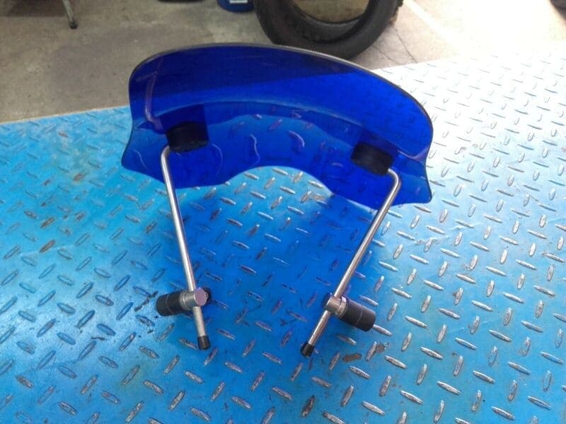 Bulle bleue moto phare rond roadster universelle — photo 2/3