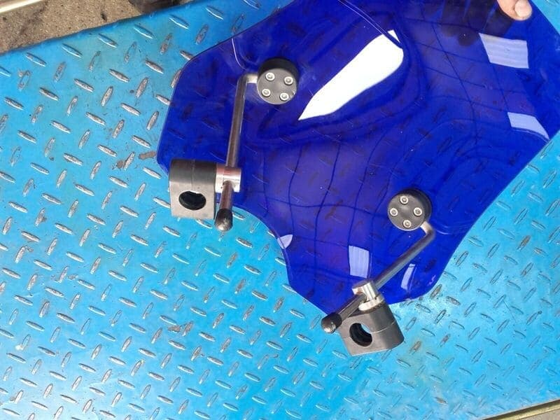 Bulle bleue moto phare rond roadster universelle — photo 3/3