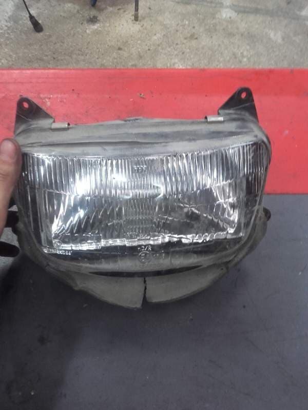 bloc optique de phare avant Yamaha 900 XJ Diversion 4km — photo 1/2