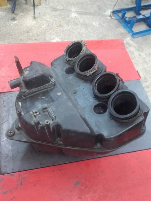 Boite a filtre a air Yamaha 900 XJ Diversion 4km — photo 1/2
