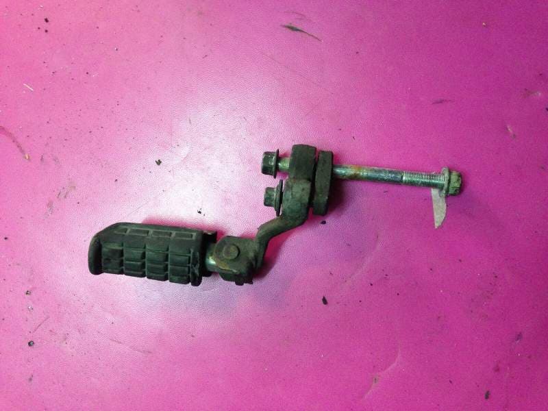 cale repose pied avant gauche Yamaha 900 XJ 31a 58l x2 — photo 1/1