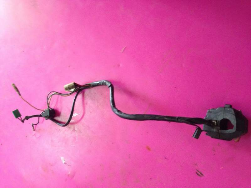 comodo commodo gauche Yamaha 900 XJ 31a 58l — photo 2/2