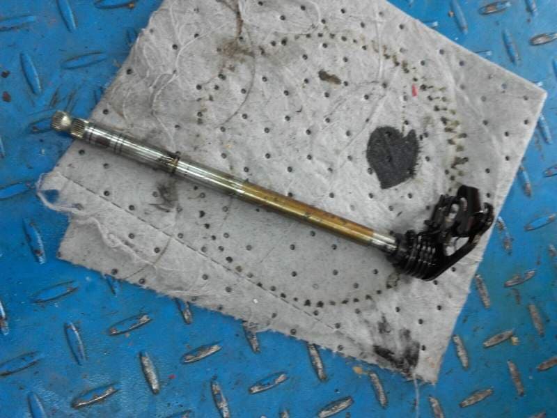 arbre axe de selecteur de vitesses Yamaha 850 TDM 4tx — photo 1/2