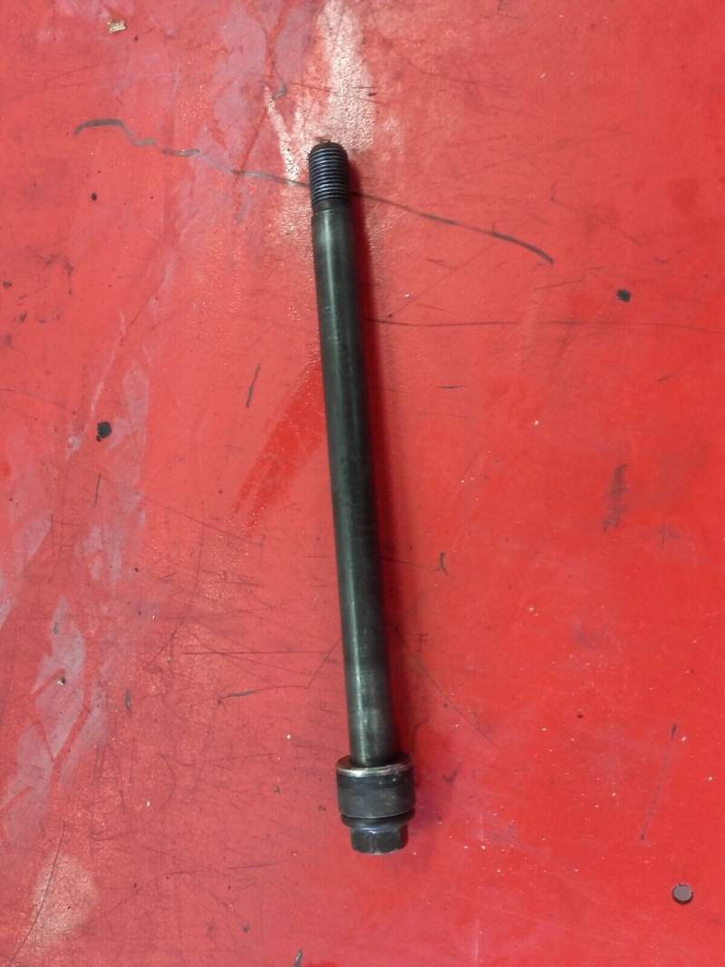 axe de roue avant Yamaha 850 TDM 4tx — photo 1/1