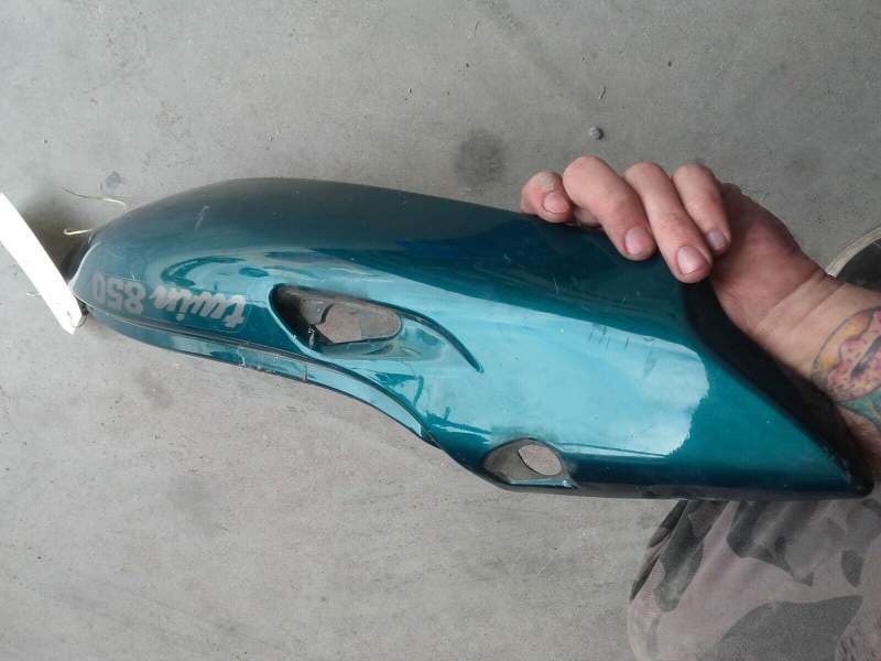 Carenage coque arriere droit droite Yamaha 850 TDM 4tx — photo 3/4