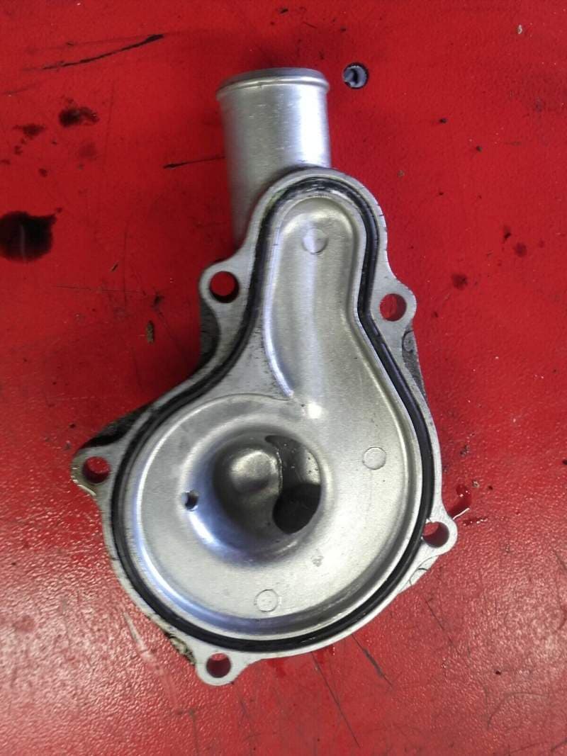 carter de pompe a eau Yamaha 850 TDM 4tx — photo 2/2