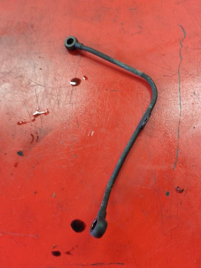 durite d’huile raccord de culasse Yamaha 850 TDM 4tx — photo 1/1