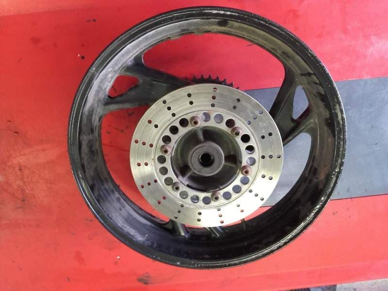jante autre roue arriere Yamaha 850 TDM 4tx — photo 2/3