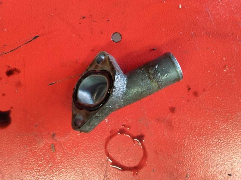 raccord autre tube tuyau d’eau de pompe a eau Yamaha 850 TDM 4tx — photo 2/2