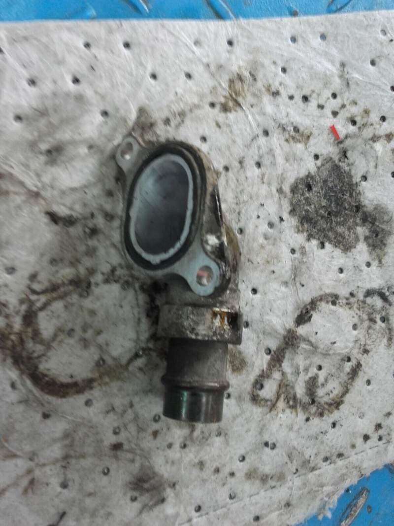 raccord tube tuyau d’eau de pompe a eau Yamaha 850 TDM 4tx — photo 3/4