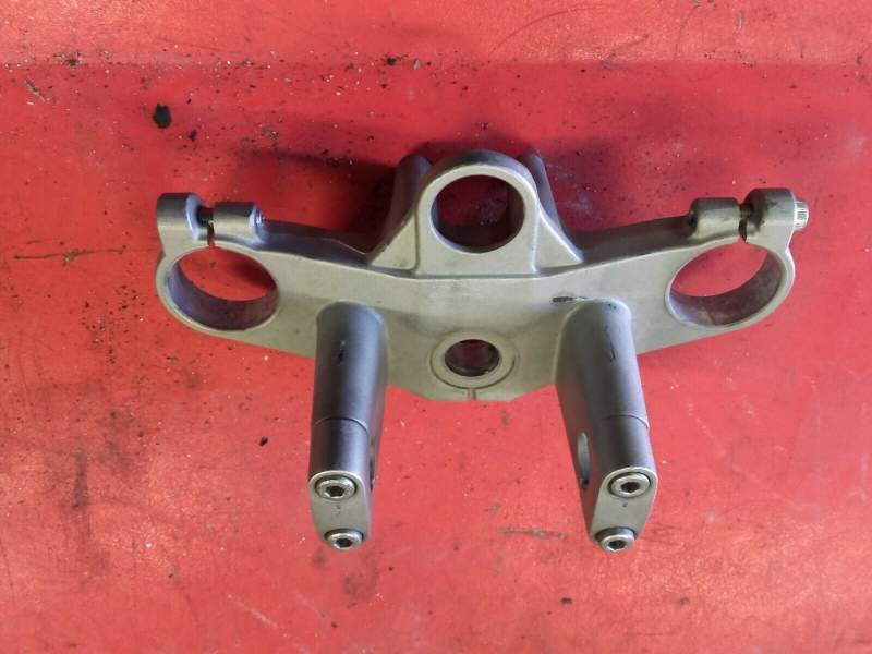 té de fourche superieur avec pontets de guidon Yamaha 850 TDM 4tx — photo 1/2