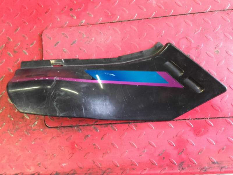 carenage cache lateral droit flanc de selle Yamaha 660 XTZ Tenere 3yf — photo 1/2