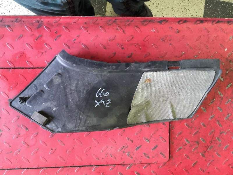 carenage cache lateral droit flanc de selle Yamaha 660 XTZ Tenere 3yf — photo 2/2