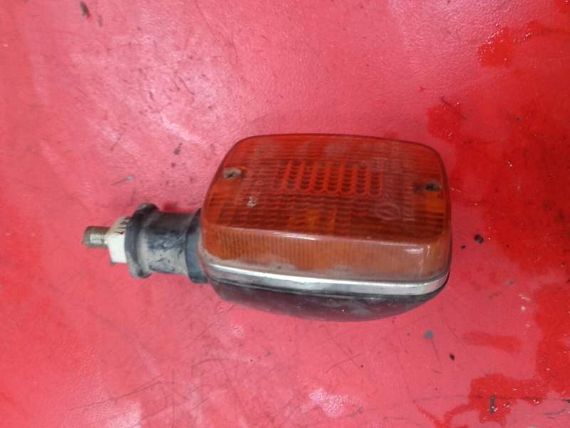 clignotant autre Suzuki 650 GS 1981 — photo 1/3