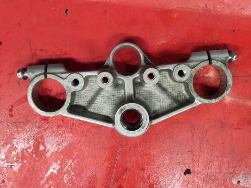 té de fourche superieur Suzuki 600 GSXF — photo 2/2