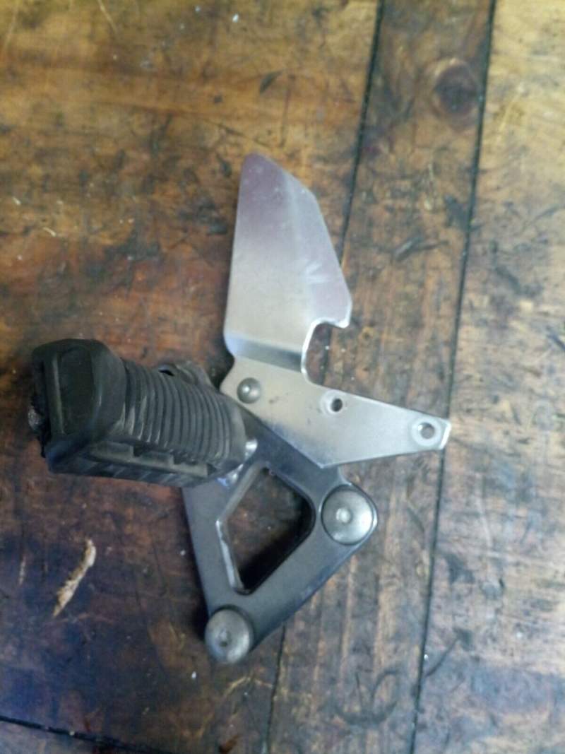 platine cale pied avant droite Suzuki 500 GS GSE gm51a — photo 1/1