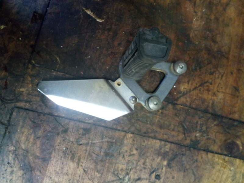 platine cale pied avant gauche Suzuki 500 GS GSE gm51a — photo 1/1