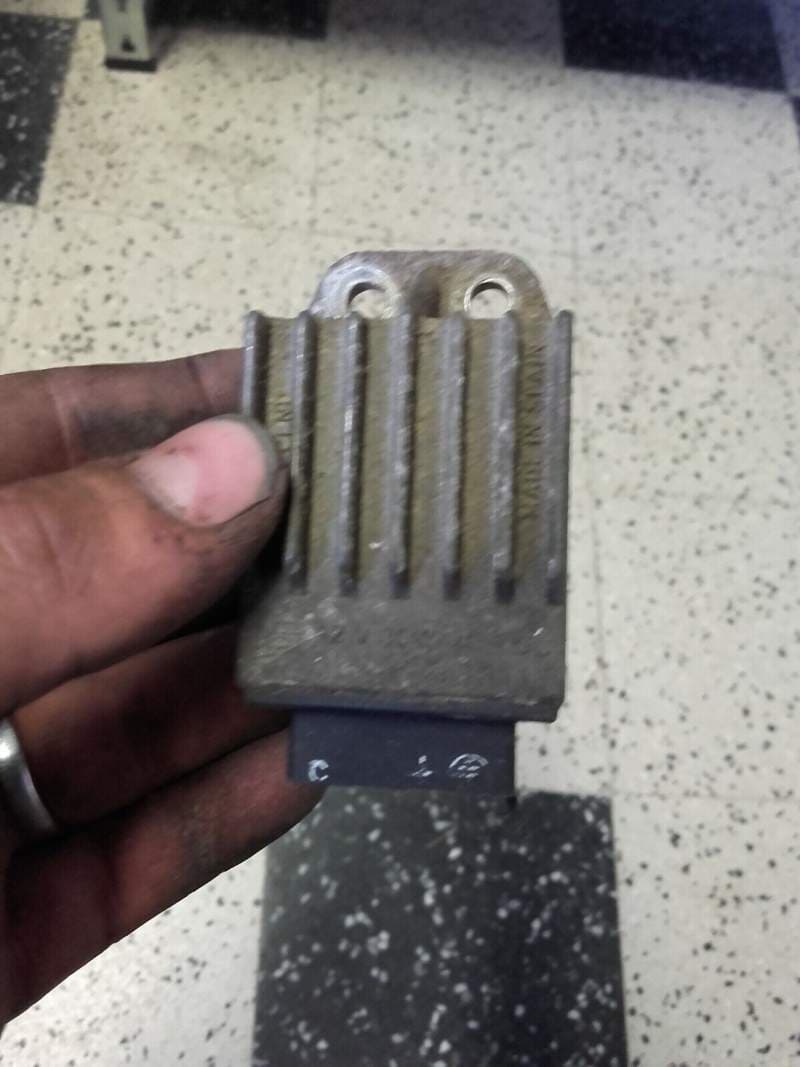 regulateur tension Suzuki 50 RMX sa12b — photo 1/2