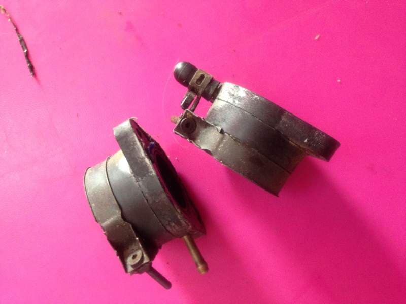 Pipes d’admission Yamaha 400 XS 4g5 — photo 1/2