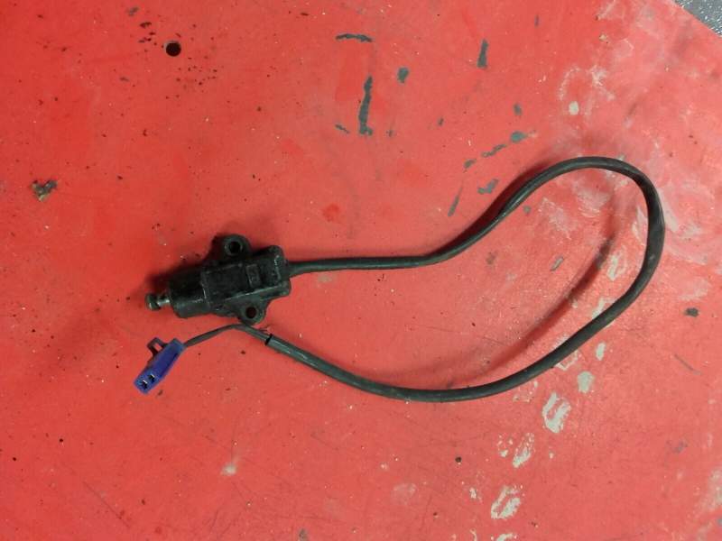contacteur capteur de bequille laterale Yamaha 600 FZR 4jh 94-95 — photo 1/1