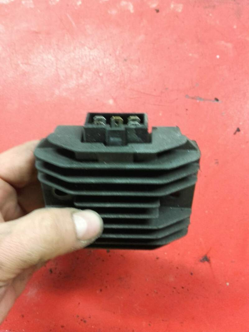 regulateur de tension redresseur SH650A-12 Yamaha 600 FZR 4jh 94-95 — photo 1/2