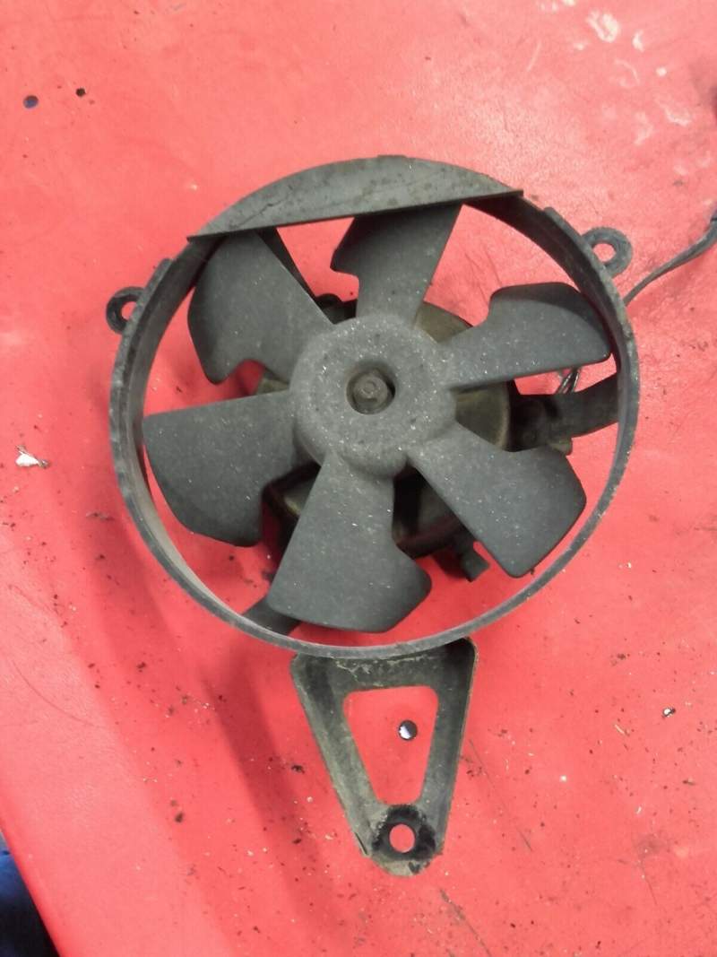 ventilateur de radiateur Yamaha 600 FZR 4jh 94-95 — photo 1/2